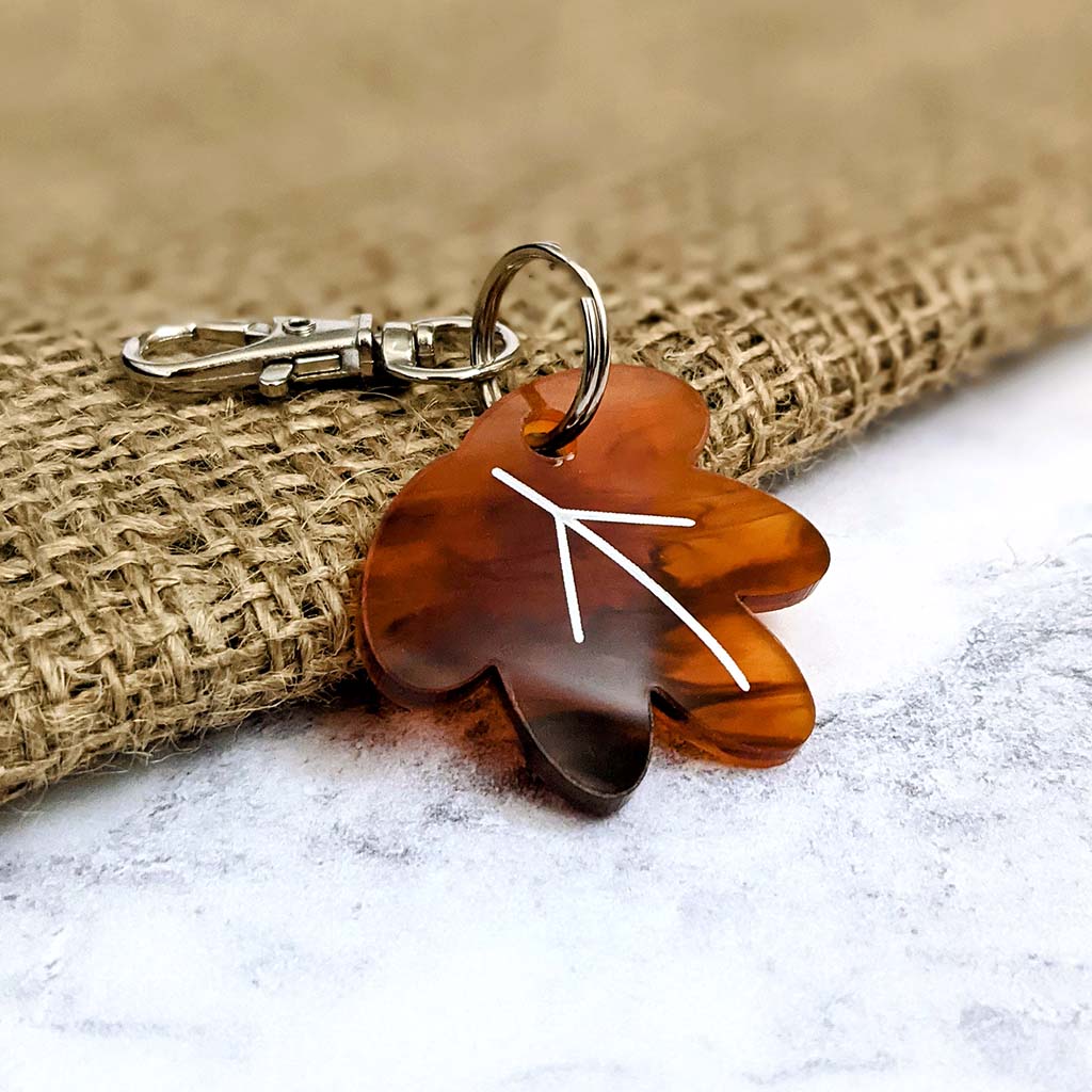 Wren & Rye Fall Marble Maple Leaf BowDangle