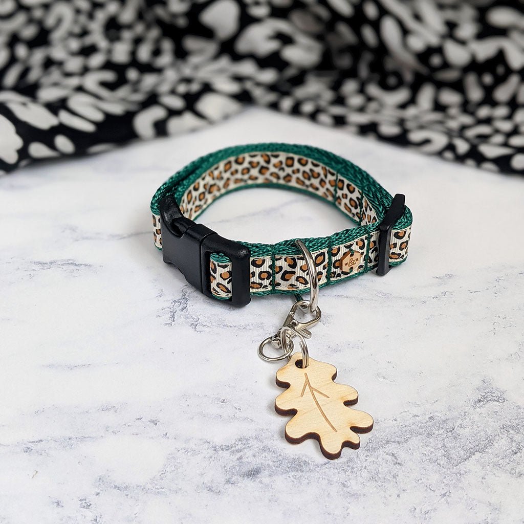 Wren & Rye Wood Oak Leaf BowDangle