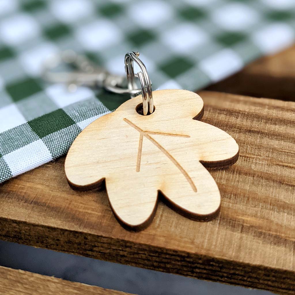 Wren & Rye Wood Maple Leaf BowDangle
