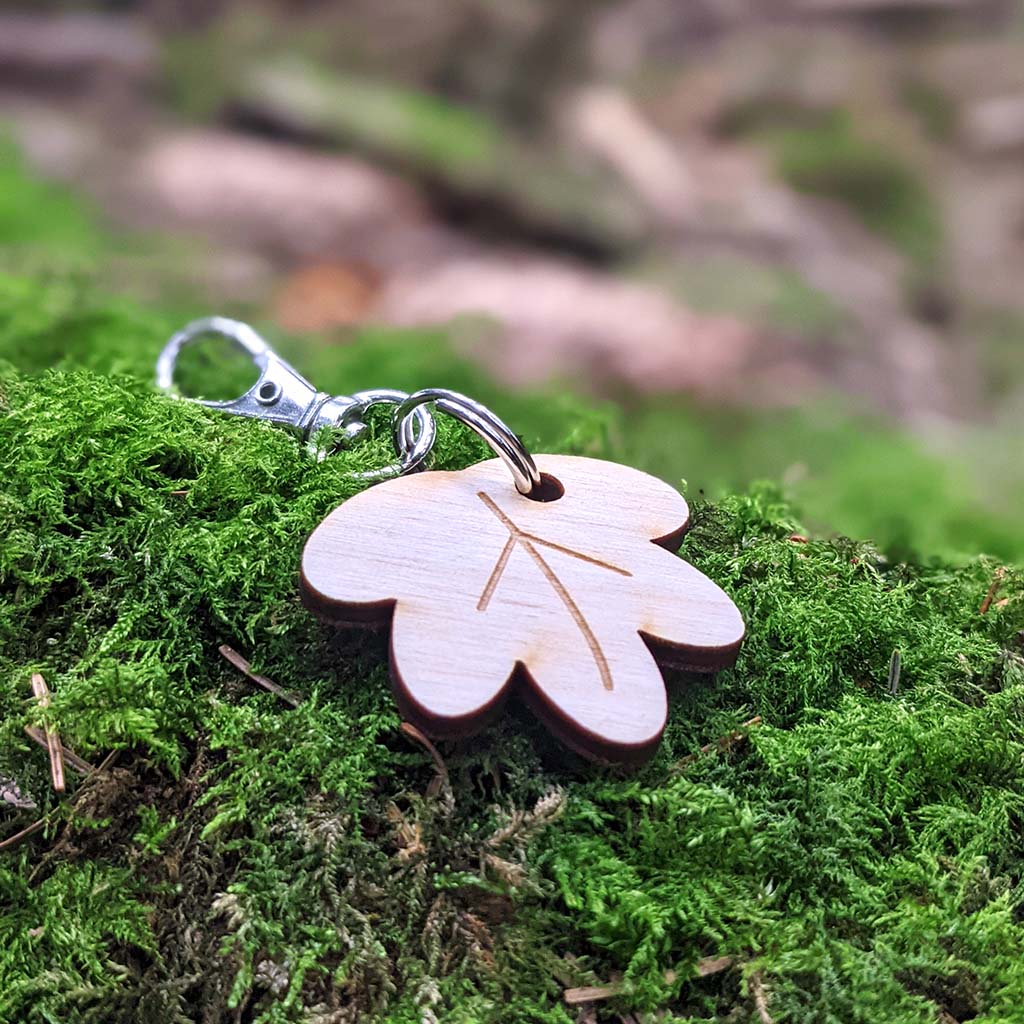Wren & Rye Wood Maple Leaf BowDangle